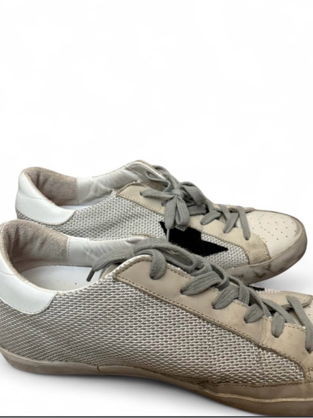 Casual Low-Top Mesh Sneakers in Light Gray and White